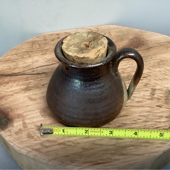 Vintage - Two Toned Handmade Ceramic Pottery Jar / Creamer / Pitcher - Unique - Picture 14 of 15